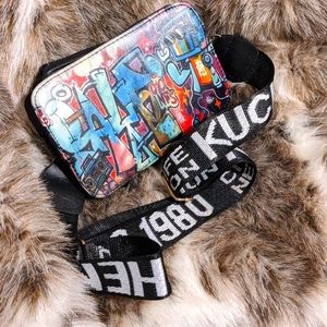 NWOT small graffiti purse